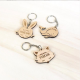 Porte-clés lapin en bois personnalisé