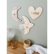 Accumulation de décorations murales en bois lune colombe et coeur