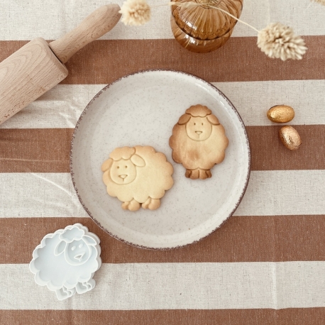 Biscuits de P&acirc;ques en forme de mouton, emporte-pi&egrave;ces