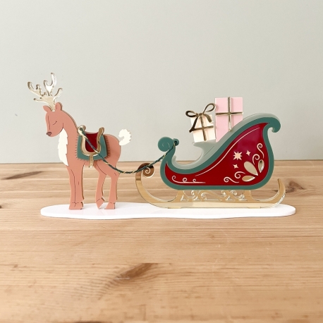 Le l&eacute;gendaire traineau du P&egrave;re No&euml;l en plexiglas, village No&euml;l miniature