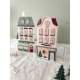 Village de Noël miniature, maison rose en plexiglas