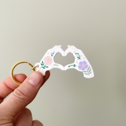 Porte-clé origine plexiglas coeur avec les mains