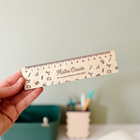 Cadeau personnalis&eacute; pour maitre, r&egrave;gle en bois