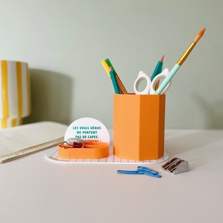 Set de bureau color&eacute; et personnalis&eacute;, cadeau ma&icirc;tre