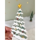 Décor miniature de Noël en plexiglas, sapin enneigé décoré