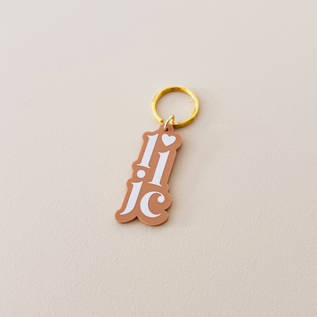 Porte-clé personnalisé initiales famille terracotta et beige